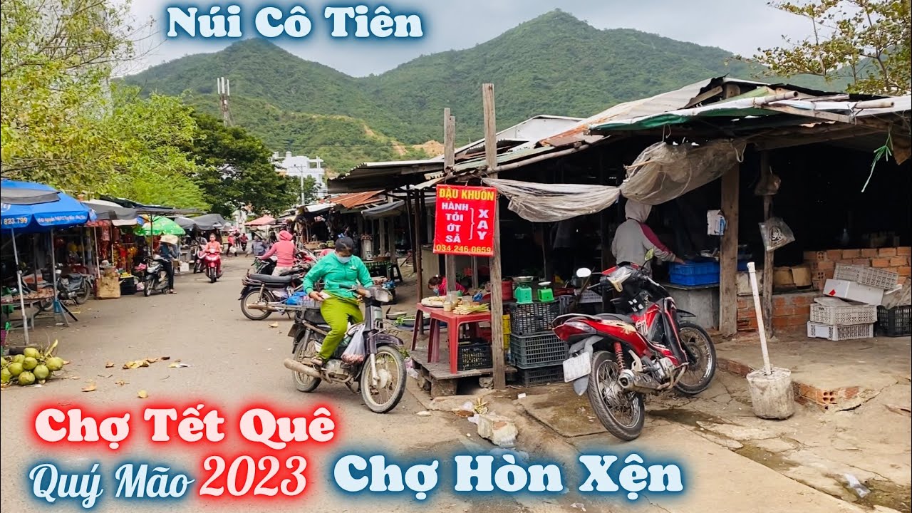 Chợ Tết Quê Em. Chợ Hòn Xện Những Ngày Cận Tết Buôn Bán Ra Sao? Cô Bán Bánh Tét Kể Vũ Khúc Lên Đồi.