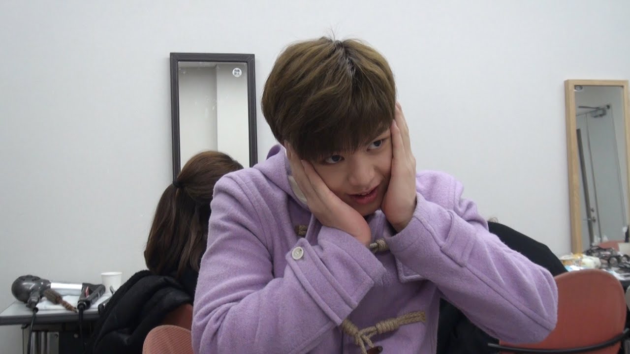 이 아이를 심심하게 두면 안 됩니다 ^_^
