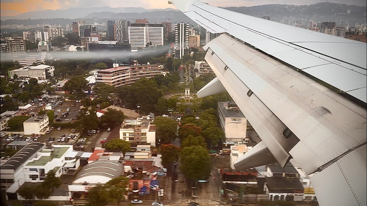 Impressive landing in the middle of Guatemala City / La Aurora Airport