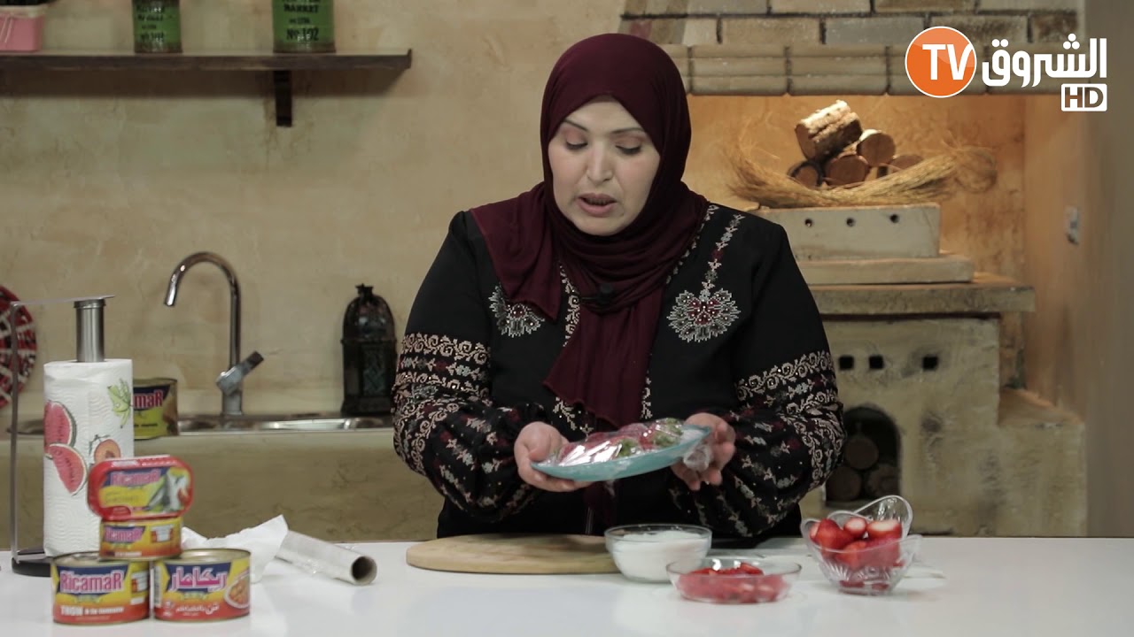 تدبيرة مع مفيدة..طريقة غسل الفراولة بطريقة صحيحة وحفظها باشكال مختلفة