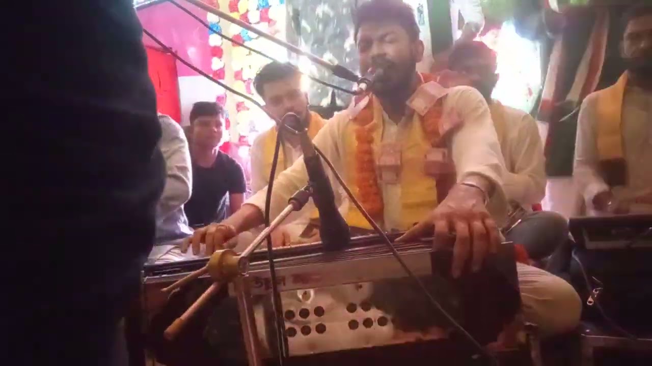 মঈনুদ্দিন সাবিদ কাওয়াল। আমপাল দরবার শরীফ