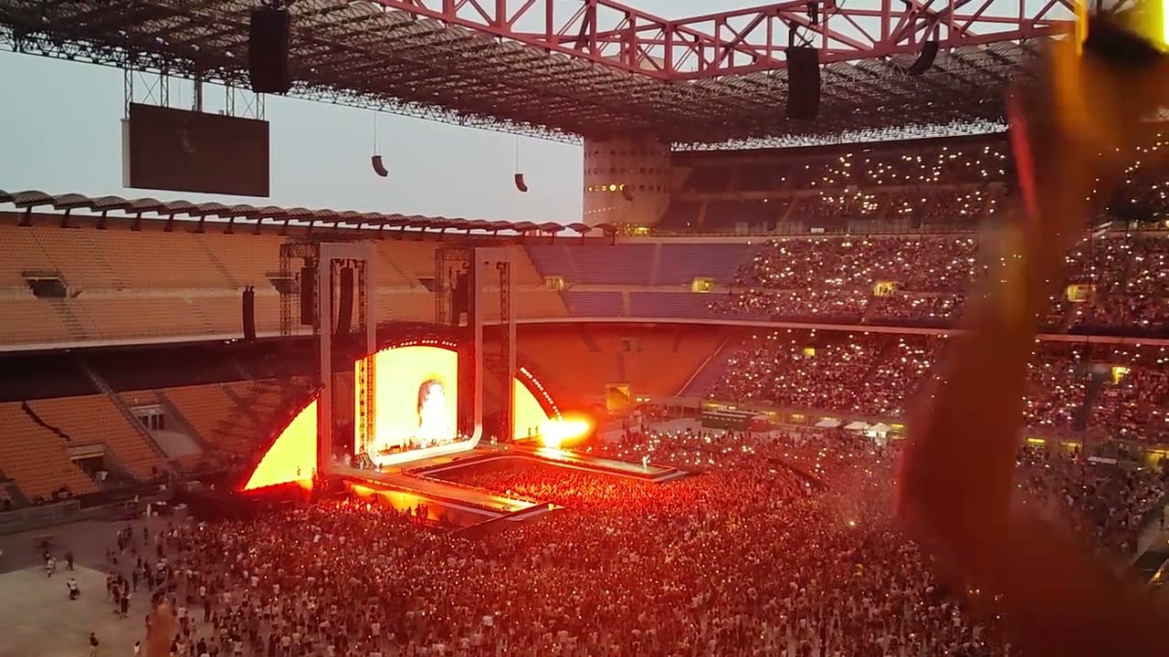 Ultimo Milano SanSiro luglio 2022 apertura concerto Buongiorno Vita
