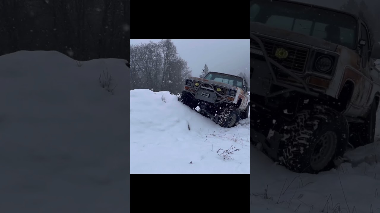 Winter play, locking hubs #offroad #squarebody #snowwheeling