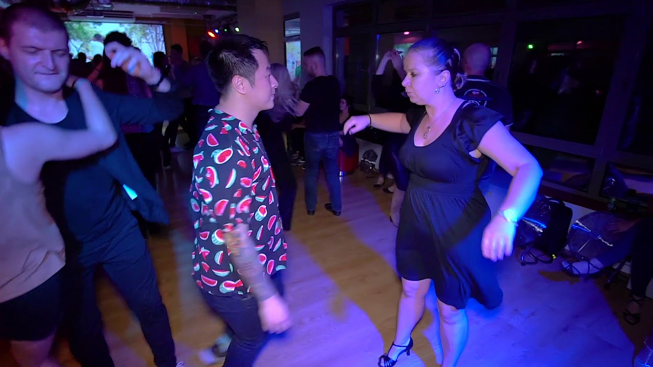 Ania & Quoc salsa social dancing @ Salsa Libre