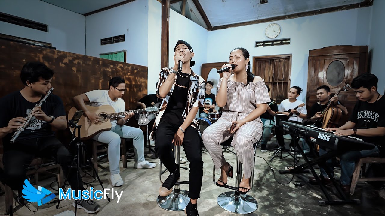 Kasunyatan - Arya galih dan Puput ''Boirah''