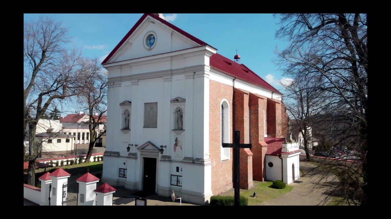 Tarczyn. Kości&oacute;ł Początek XVI wieku. Dron.