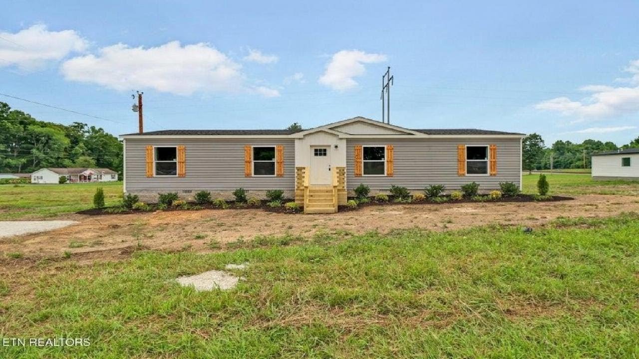 126 Pullman Ln, Oneida, TN Presented by Lisa Garrett.