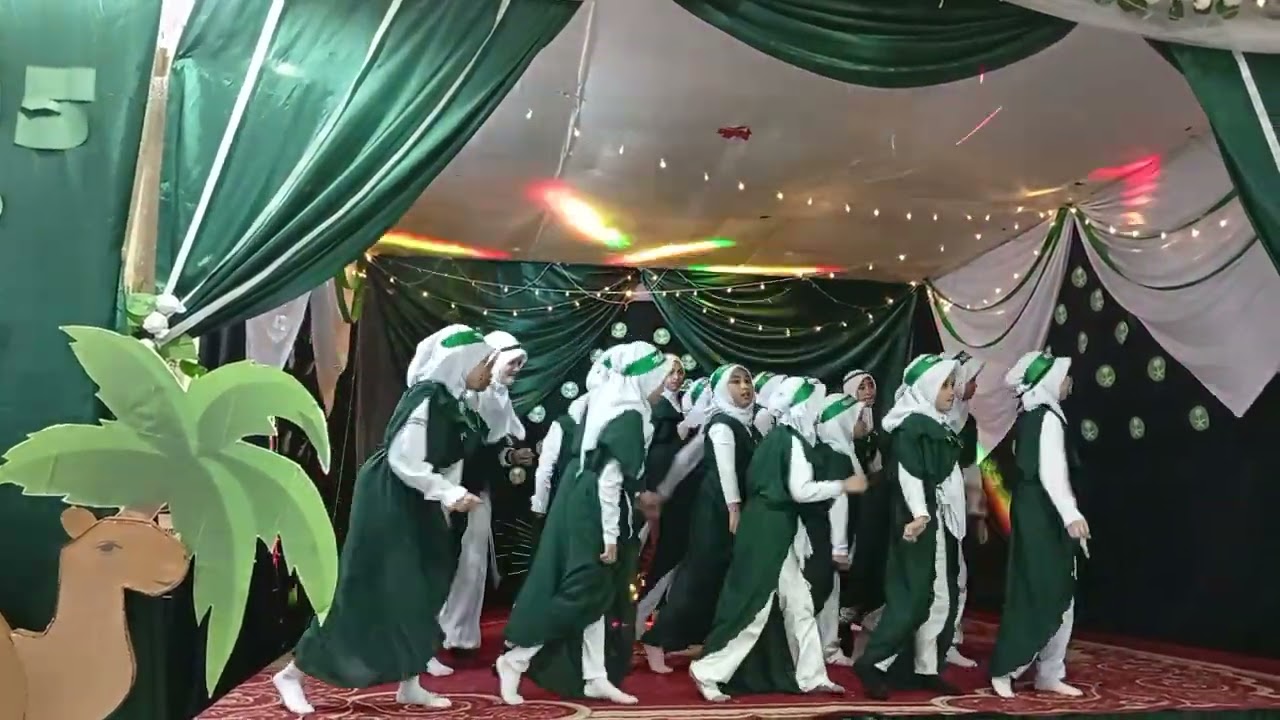 Yaumul Watani kelas 3D Sekolah Indonesia Makkah (SIM) - Tari Tradisional Arab Saudi 