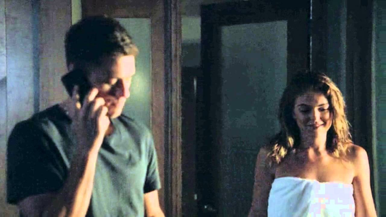 graceland mike x paige 2x02 ending