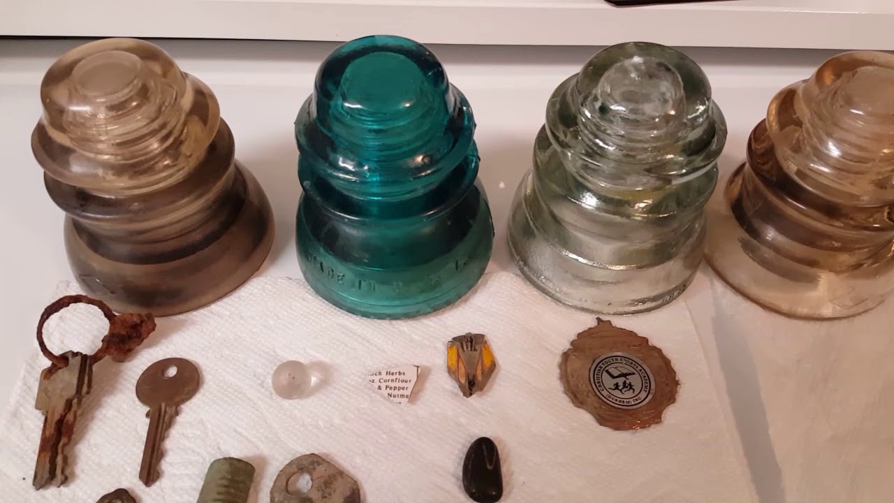 TIFFANY, INSULATORS AND SILVER COINS - Metal Detecting with Mike -Diggin Canada