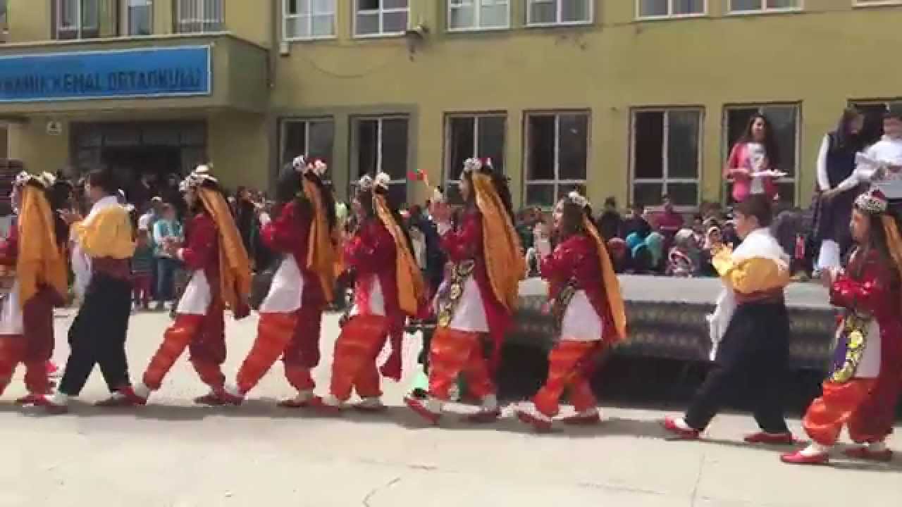 Gaziantep Namık Kemal Ortaokulu Halk Oyunları Gösterisi 23 nisan 2015