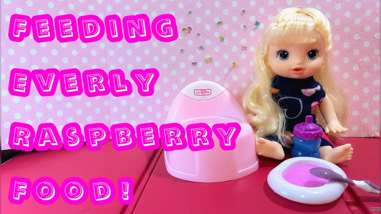 BABY ALIVE Everly Eats Raspberry Food!! 😋