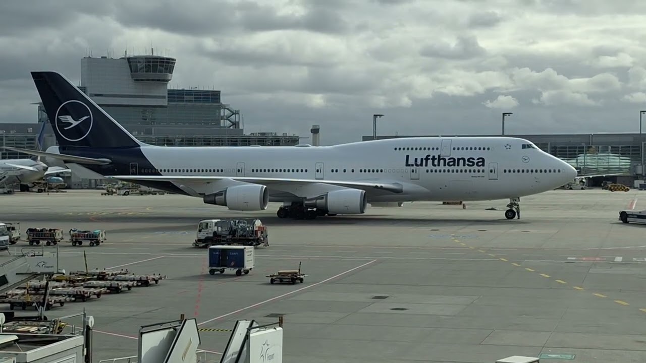LH754 D-ABVW to Bangalore B747-400 pushback and roll out at frankfurt airport 