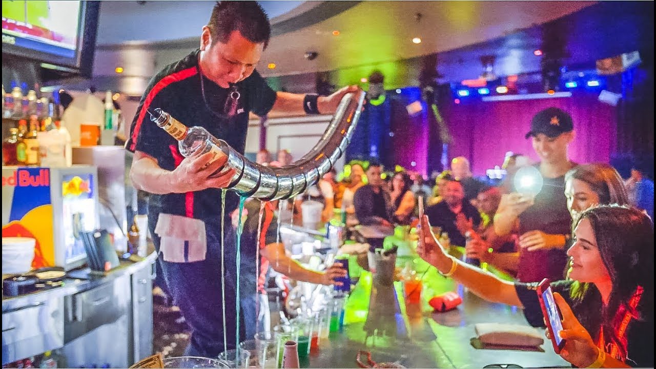 How Las Vegas Bartenders Make HUGE TIPS $$$