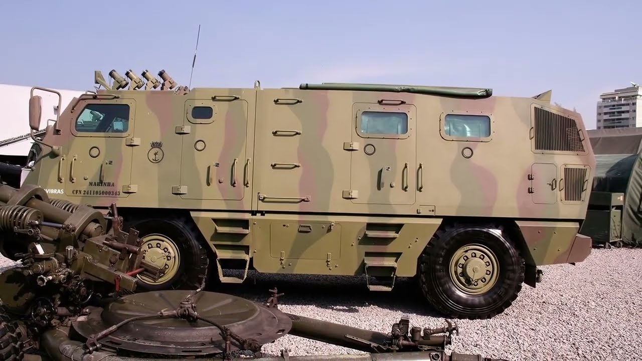 ASTROS II - multiple rocket launcher - HD