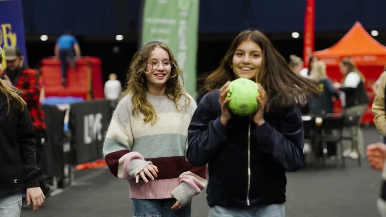 Hand the Ball x Tim Bergling Foundation