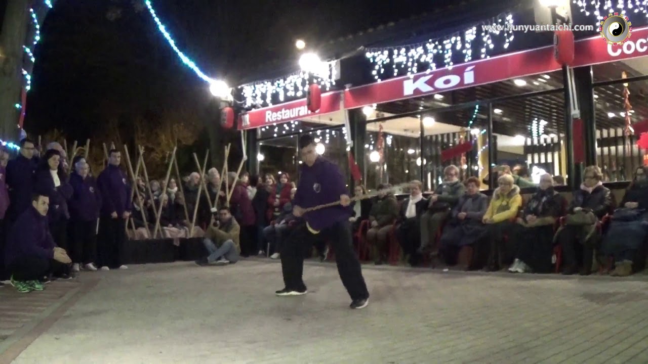 Forma palo largo de la Escuela Hun Yuan España
