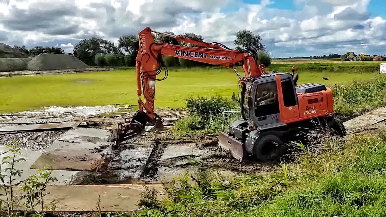 Sachen gibt's: Hitachi ZAXIS 130 W im Einsatz