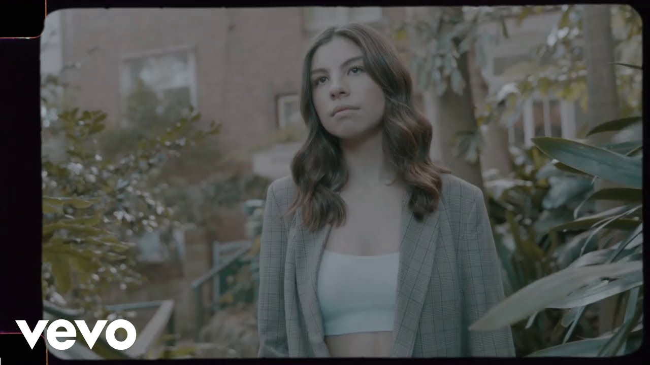 Tash Palmer - Grass Is Greener (Official Music Video)