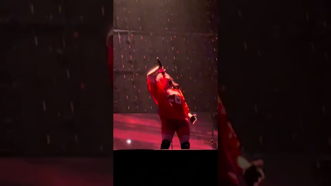 Billie Eilish - l'amour de ma vie (over now) - live in Quebec City - opening night of the HMHAS tour