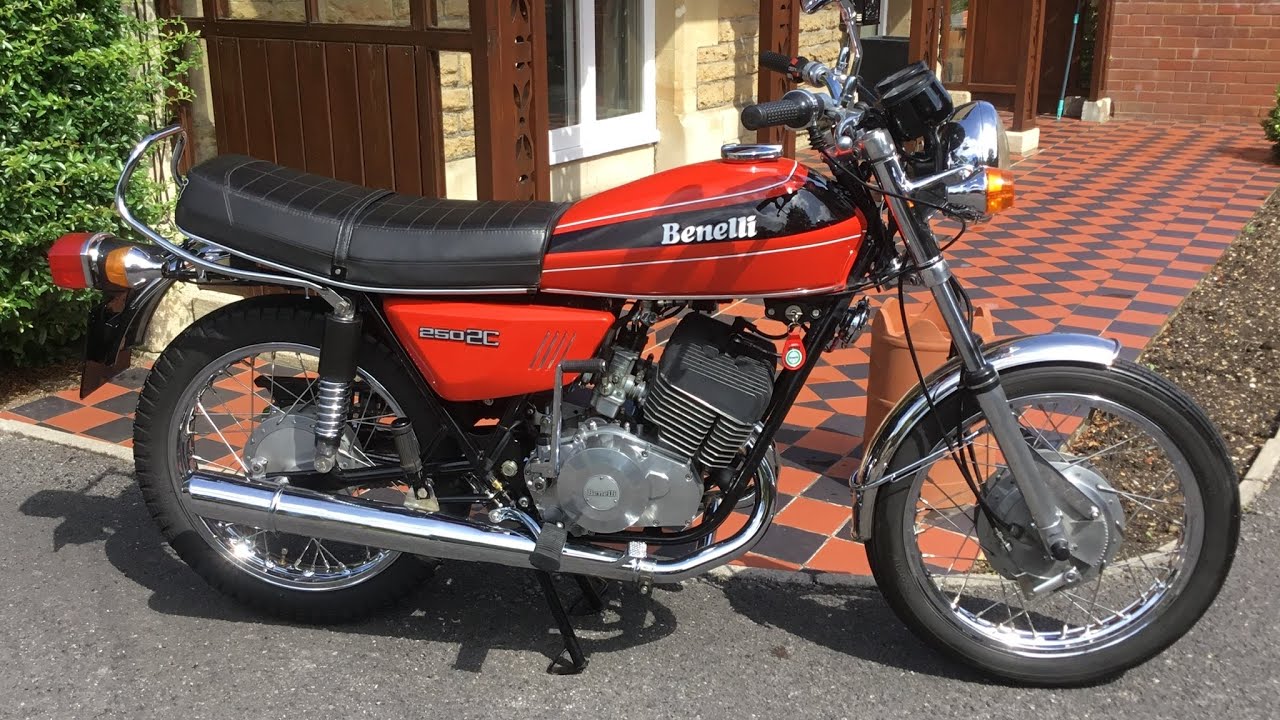 BENELLI 250 2C / 1970 BENELLI MOTORCYCLE