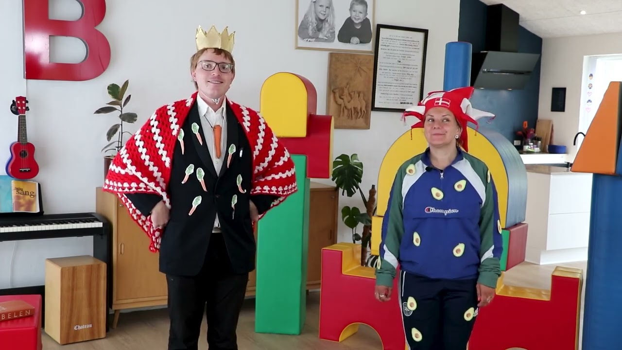 Kong Gulerod mener, at magt og penge er nok! Avo Cado synes, der skal mere til ...