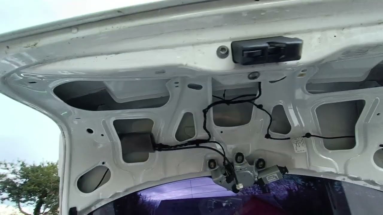 Skoda Octavia VRS 2011(Gen. 2) Rear Wiper Motor Replacement