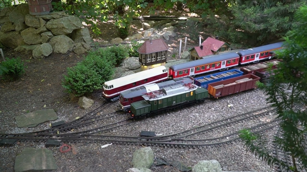 BR194 Piko with ESU LokSound 5 decoder and moving pantographs