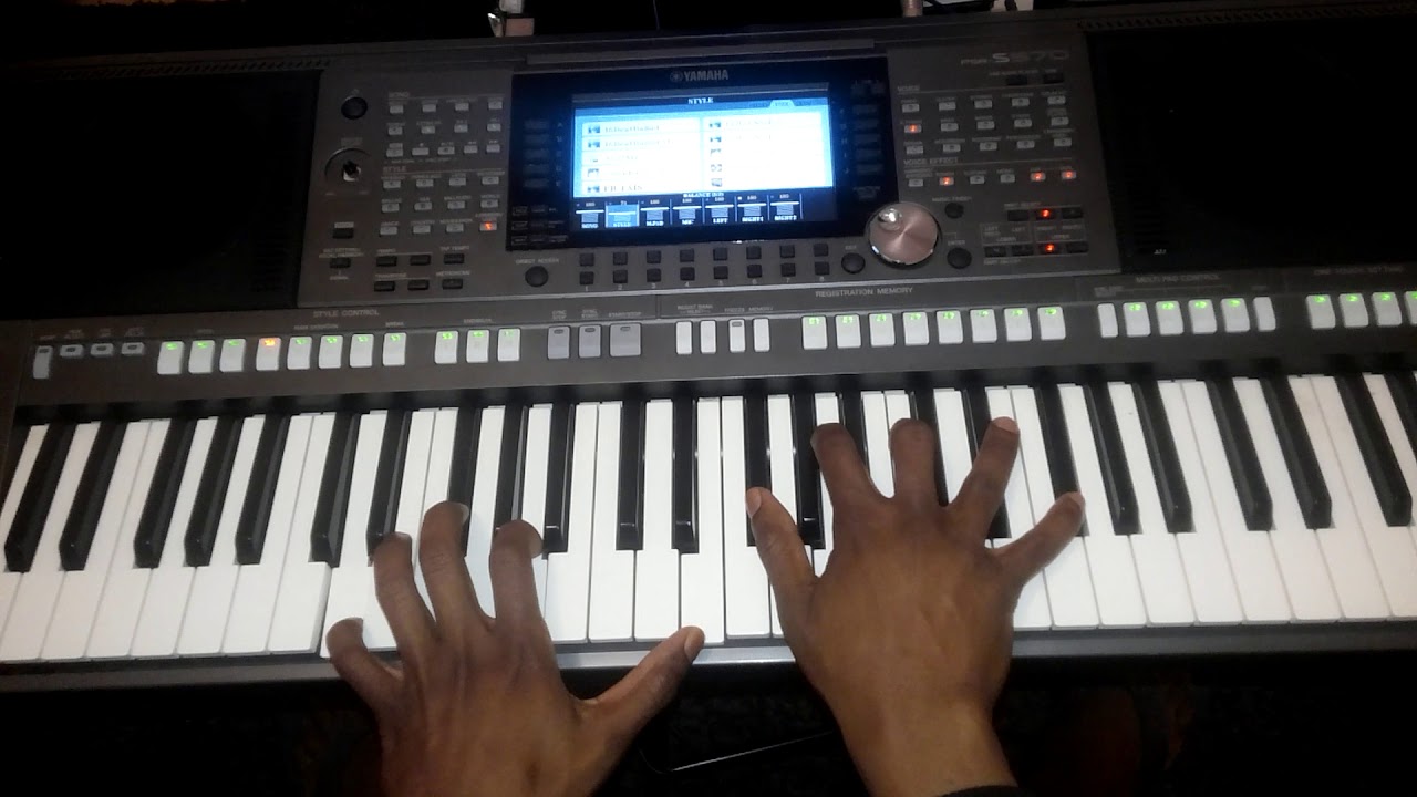 Gospel piano passer d'une progression simple à la progression gospel plus harmonisation
