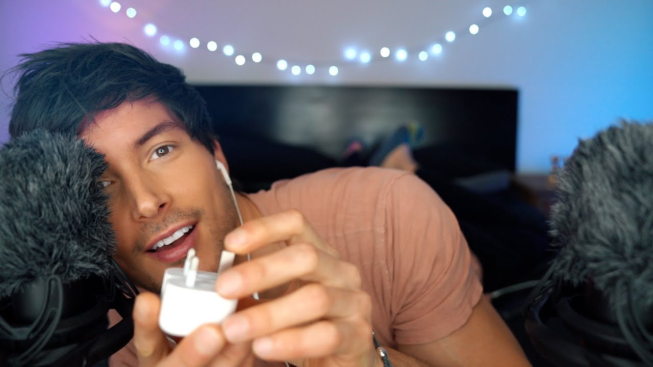 Close-up ASMR Whispers, Trigger Words & Tapping - iPad Unboxing 💻