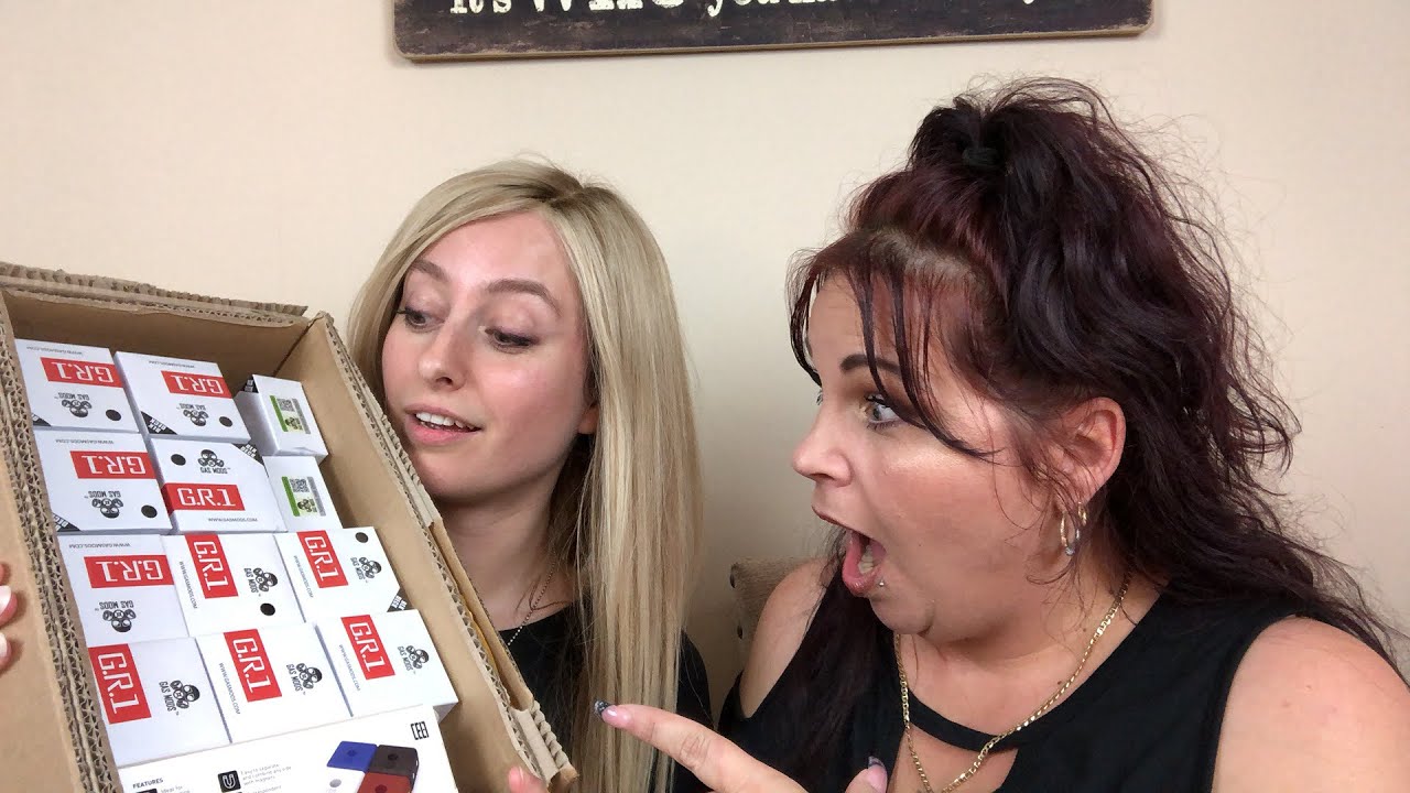 Live Assembling $1500 Chessboard with Zophie Vapes