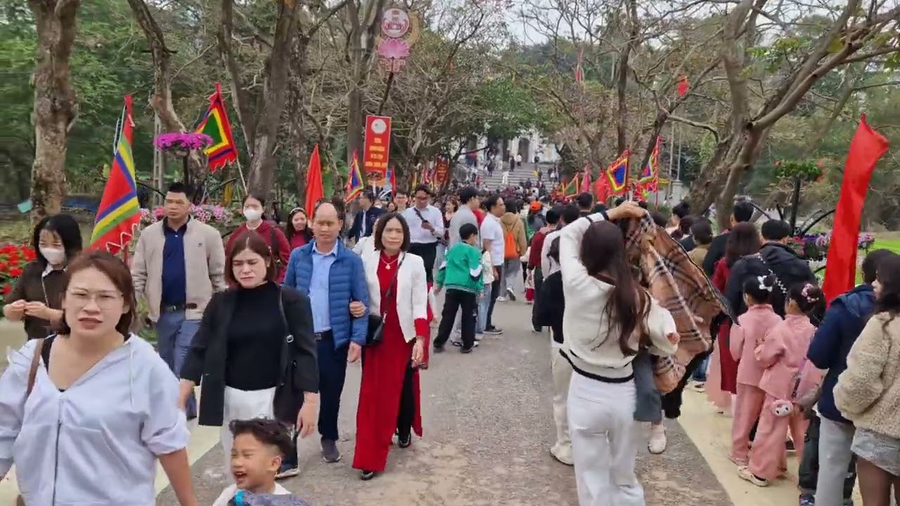 Du xuân lễ hội Đền sái