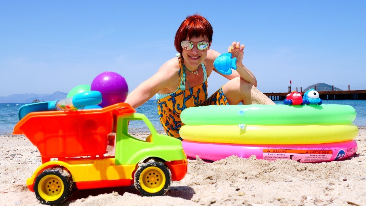 Video per i pi&ugrave; piccoli. Giochiamo in spiaggia con la sabbia. Giochi divertenti per bambini