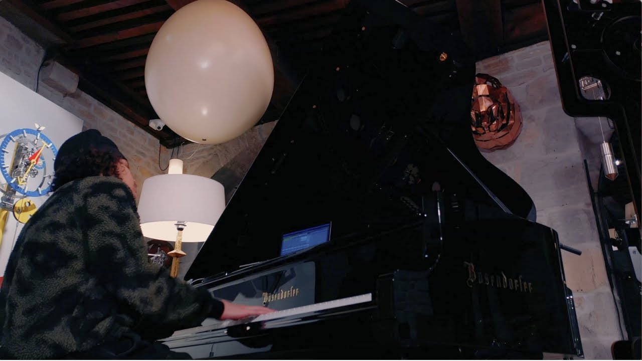 Performance pour horloges, piano & machine