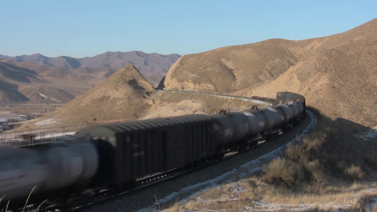 Double DF8B in freezing winter weather... (HD)