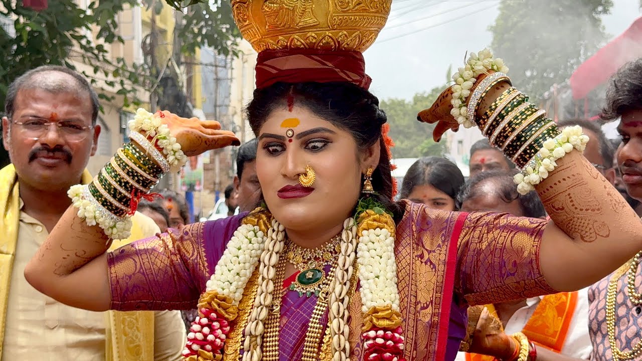 Jogini Nisha Kranthi bonam at Old City Bonalu 2025 | Bangaru Bonam | Nisha kranthi Bonalu 2025