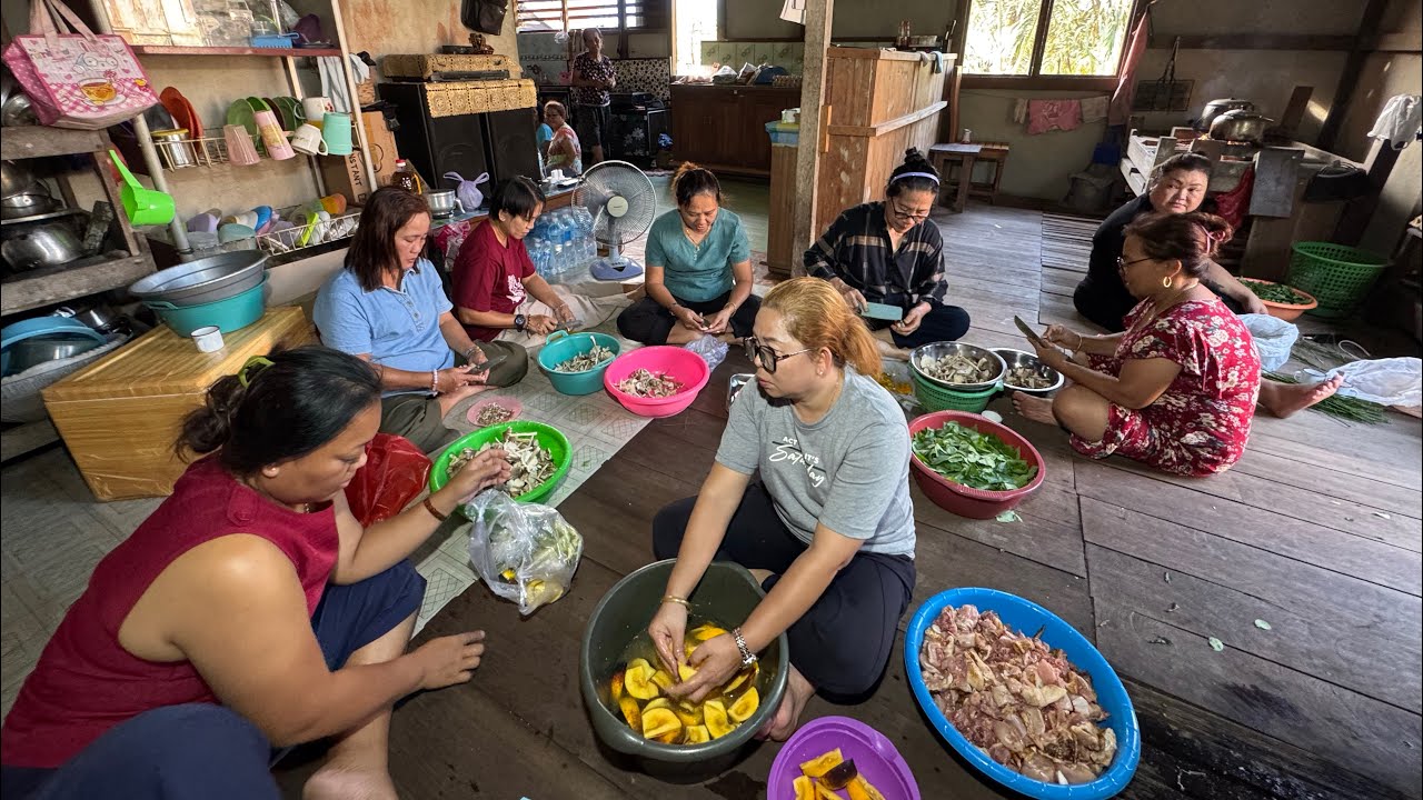 KAMPUNG DAYAK IBAN SUNGAI UTIK KALIMANTAN // MANDI SUNGAI SAMBIL MENJALA // BBQ MINUM AIR IJOK // 