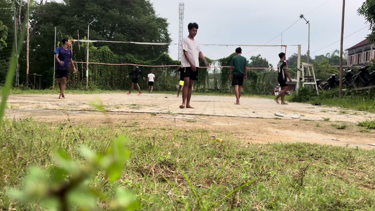 Lagi seru serunya hujan mengguyur dan akhirnya lanjut tanpa diambil video 