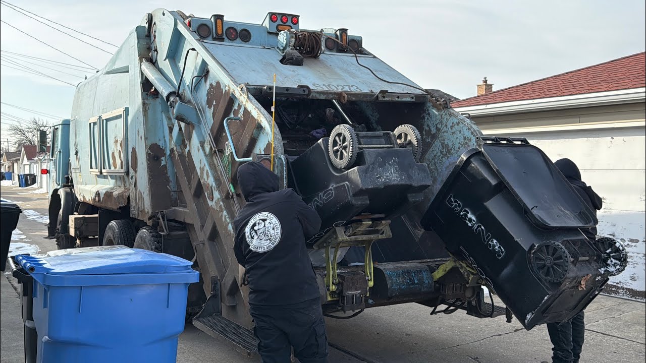 City of Chicago Fast Autocar Loadmaster Rear Loader Garbage Truck
