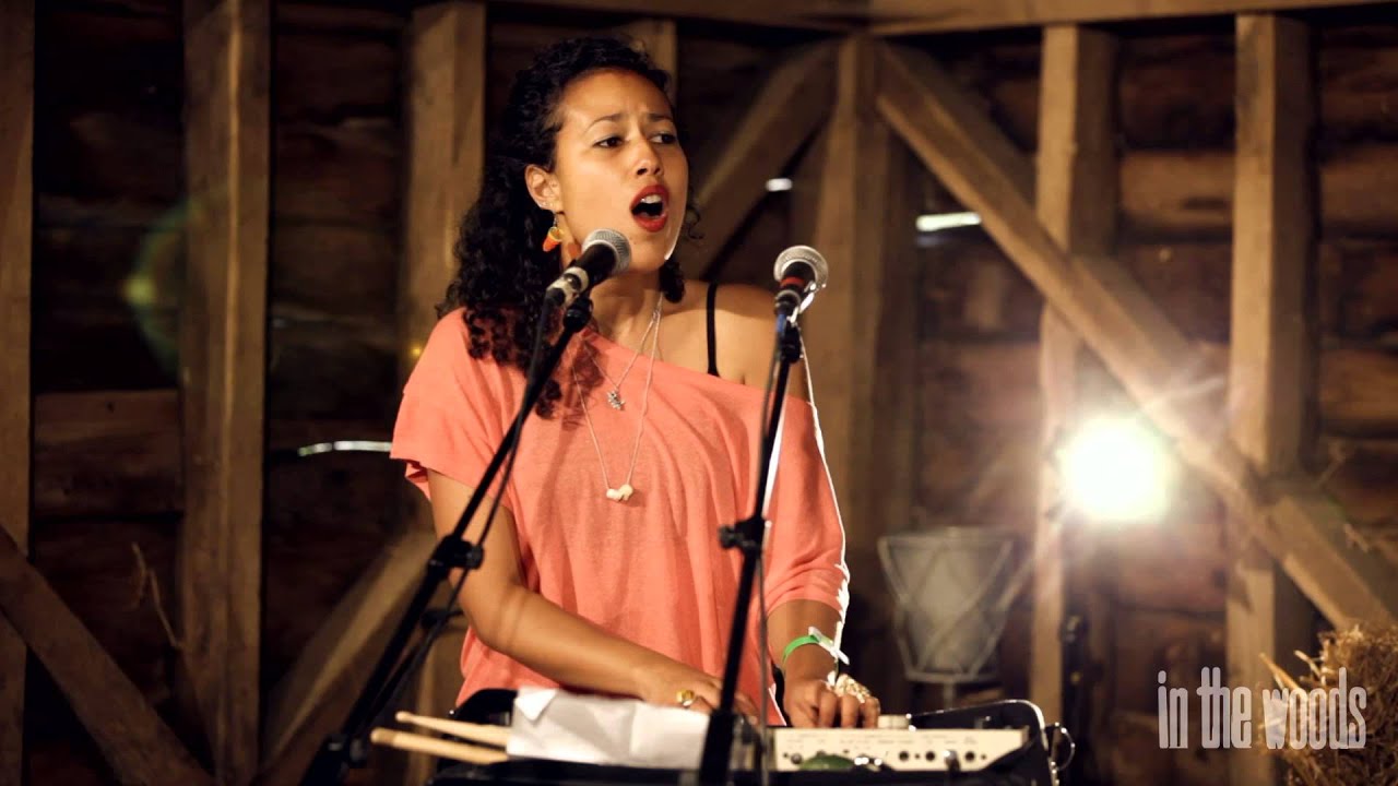 Tanya Auclair - 'Illiterate' - In The Woods 2012 Barn Sessions