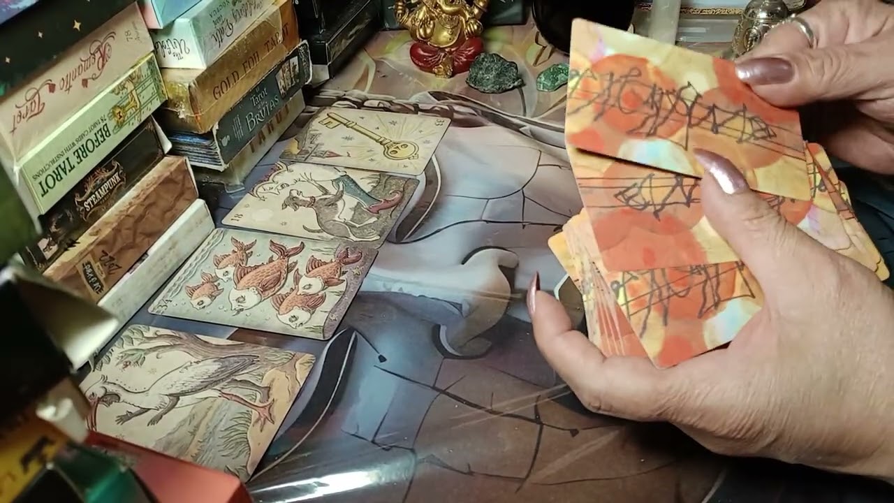 TE AMA , PERO  SUFRE X EL PASADO .  #tarot #astrology #horoscope 