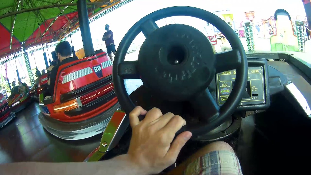 Luisma - Montando en los coches de choque de Gij&oacute;n (Semana negra de Gij&oacute;n) ft. Angel