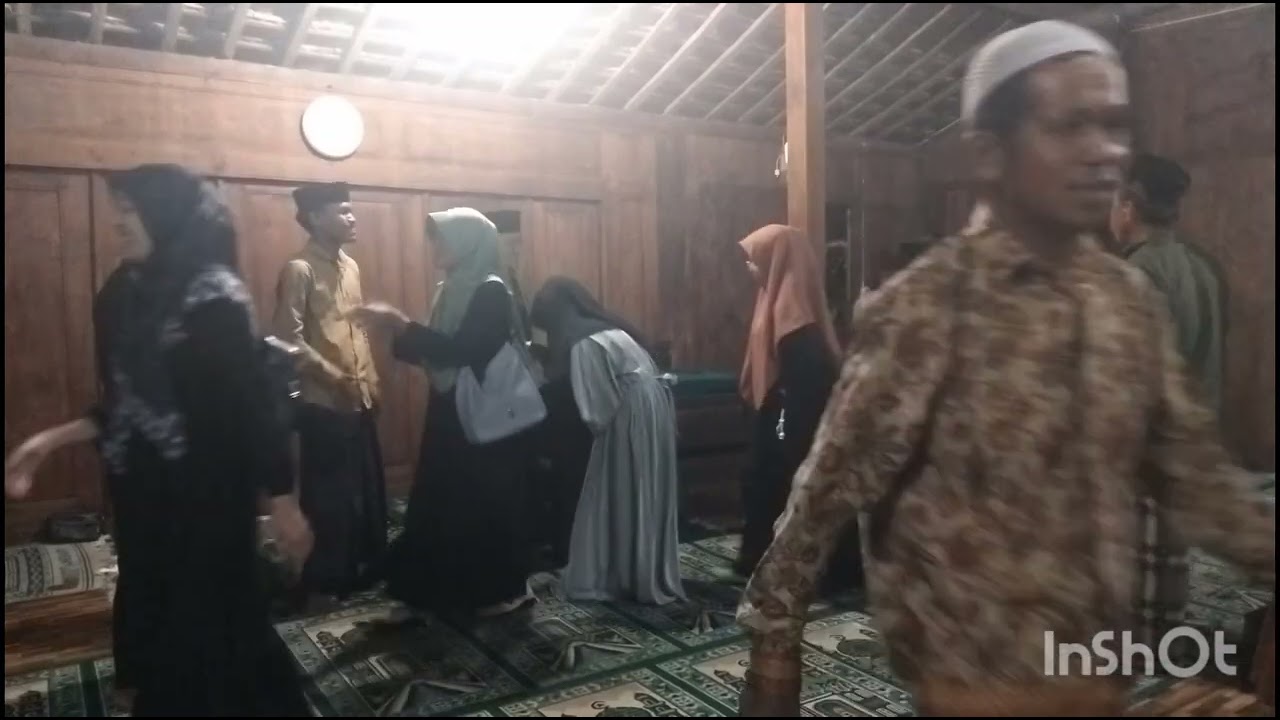 Momen istirahat and pamitan acara lapanan malam Kamis Legi di puncak Lengki. 24 Desember 2025
