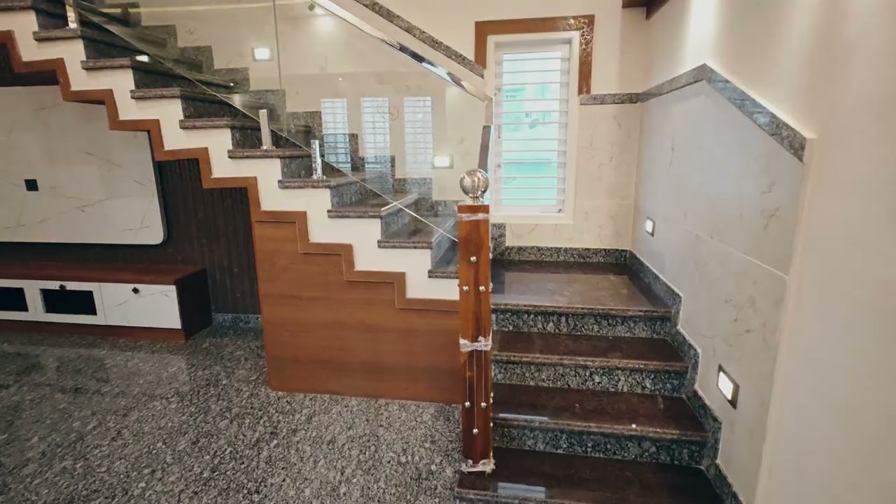18/45 810 sqft  Duplex for sale  West face building North facing Door contact 8884148668,9019719226