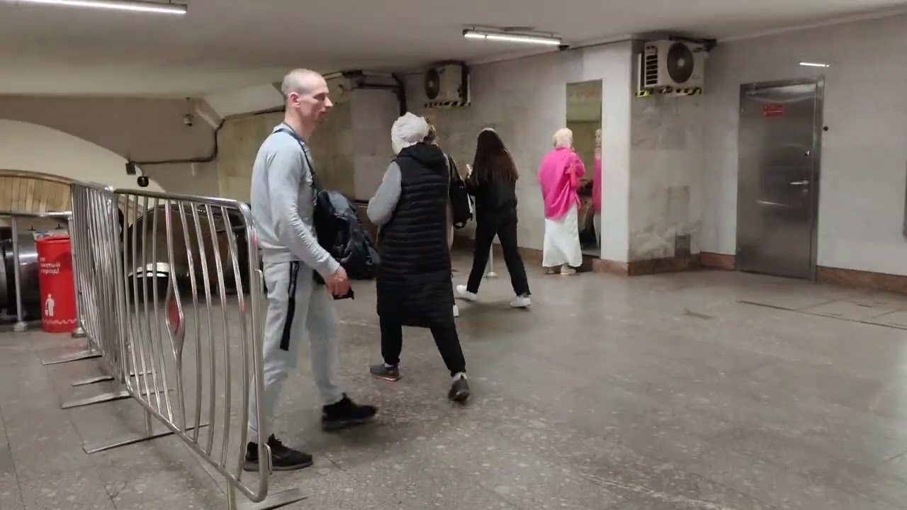 Метро Дмитровская - одна из последних станций московского метро построенных при СССР #metro #Moscow