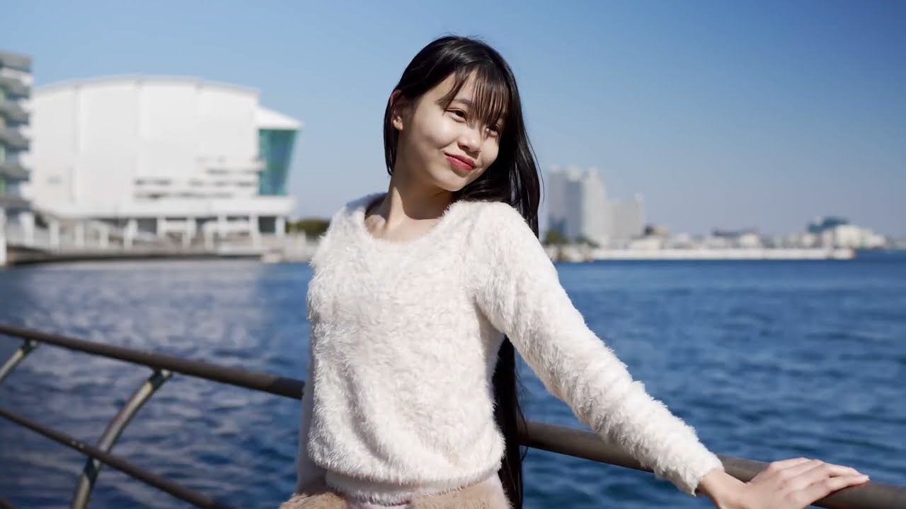 横浜みなとみらい、まだあまり人がいない早朝でのモデル撮影。モデルは姫華。