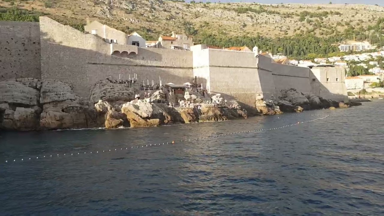 Slowly Entering Porat Dubrovnik 26092025