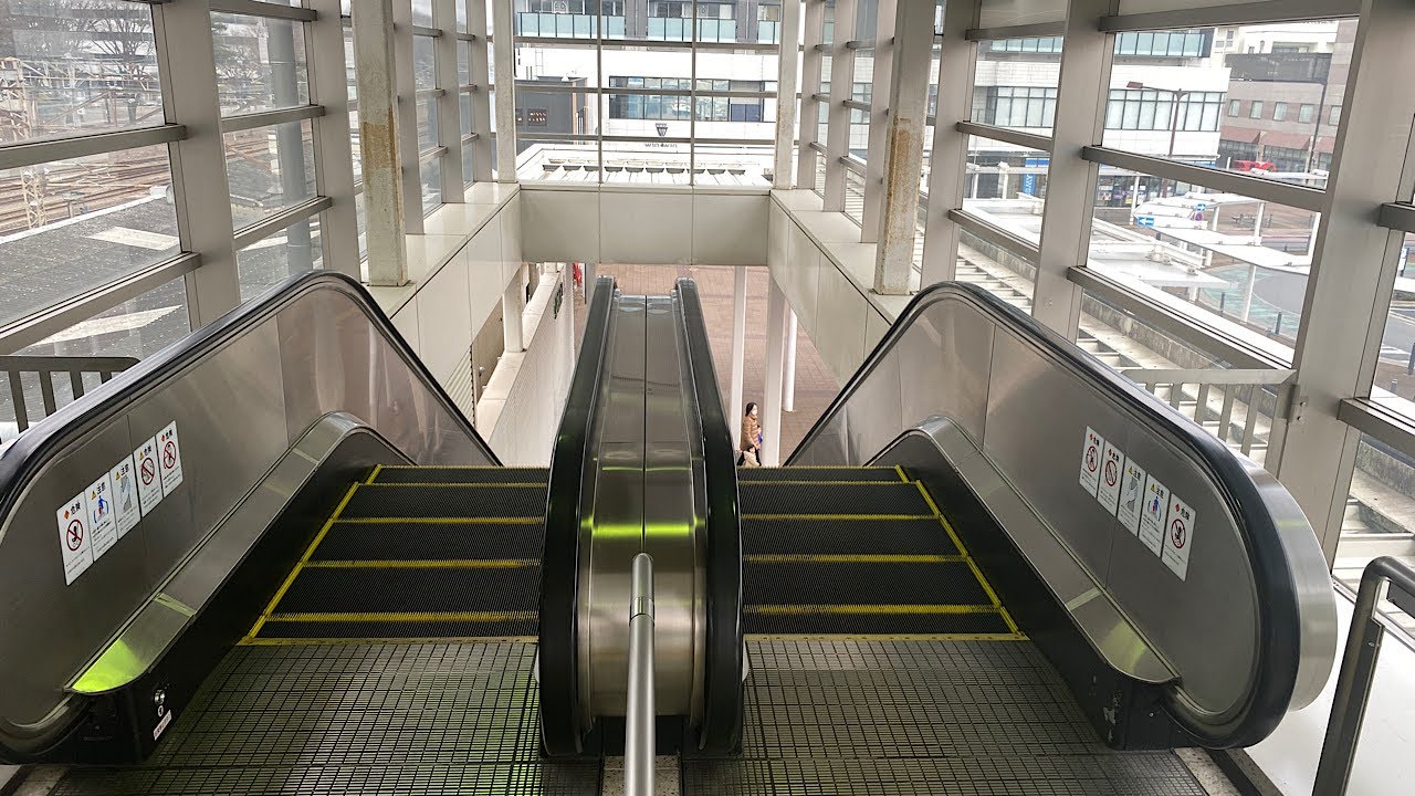 JR勝田駅 東口 エスカレーター【HITACHI】