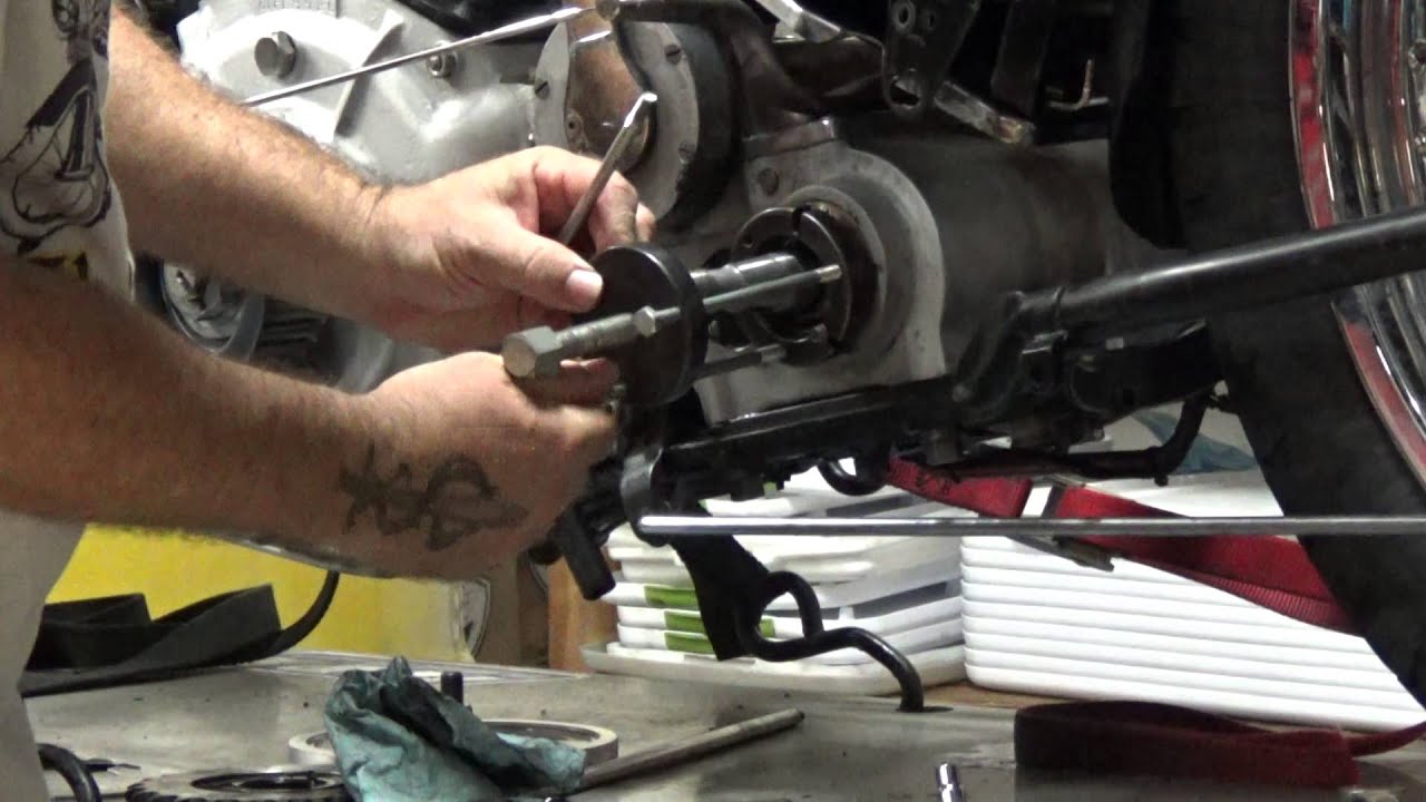 Hunting Harley's, 4 speed transmission seal part 2