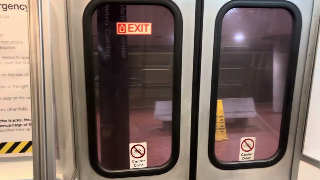 MLK Day Monday! Wmata Metrorail Blue Line, 3000 Series, #3114, Foggy Bottom-GWU to L’Enfant Plaza